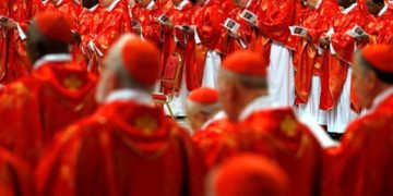 COMIENZA EL CÓNCLAVE QUE DEFINE EL FUTURO DE LA IGLESIA CATÓLICA