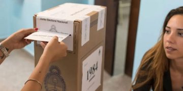 UNA SENADORA BAHIENSE PROPONE REELECCIONES INDEFINIDAD EN LA PROVINCIA DE BUENOS AIRES