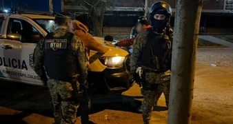 FUE CAPTURADO LUEGO DE SALTAR UN PAREDÓN PARA INGRESAR A UNA CASA