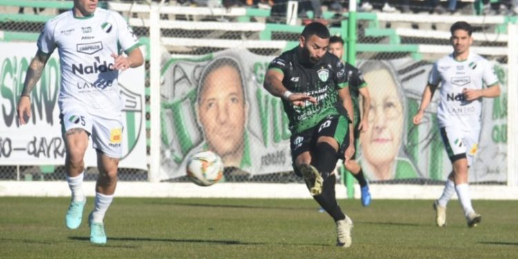 OLIMPO GOLEÓ EN EL CARMINATTI Y VILLA MITRE EMPATÓ EN RAWSON