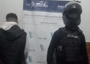 UN JOVEN CON FRONDOSOS ANTECEDENTES CIRCULABA EN UNA MOTO ROBADA Y FUE DETENIDO