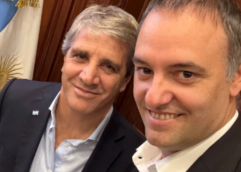 EL GOBIERNO ANUNCIARÁ HOY LAS MEDIDAS PARA FLEXIBILIZAR LOS CONTROLES DEL USO DE DÓLARES  «BAJO EL COLCHÓN»