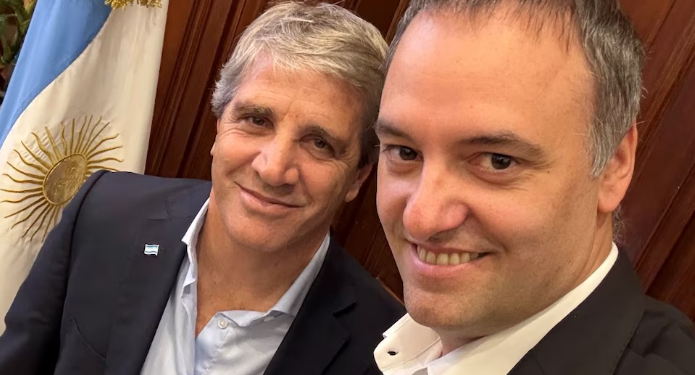 EL GOBIERNO ANUNCIARÁ HOY LAS MEDIDAS PARA FLEXIBILIZAR LOS CONTROLES DEL USO DE DÓLARES  «BAJO EL COLCHÓN»