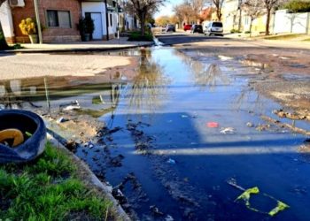 VECINOS DE MILLAMAPU RECLAMAN A ABSA POR DESBORDES CLOACALES