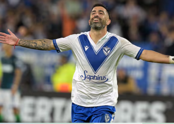 VÉLEZ GOLEÓ 3 A 0 A SAN ANTONIO BULO BULO Y SE CLASIFICÓ A LOS OCTAVOS DE LA COPA LIBERTADORES