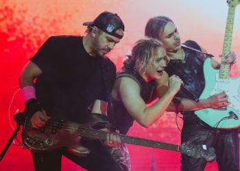 AIRBAG HIZO HISTORIA EN SU PRIMER SHOW EN RIVER Y LLEVÓ EL ROCK NACIONAL A LO MÁS ALTO