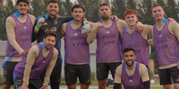 ARGENTINA LLEGÓ A CHILE PARA EL DUELO POR ELIMINATORIAS