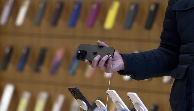 YA SON TRES LAS MARCAS DE CELULARES QUE BAJARON SUS PRECIOS POR LA REDUCCIÓN DE ARANCELES A LA IMPORTACIÓN