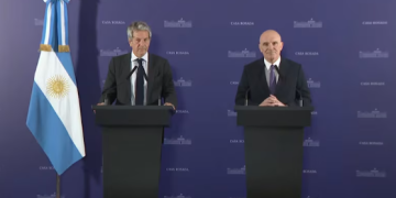 EL GOBIERNO PRESENTÓ EL PROYECTO DE LEY PARA IMPULSAR EL USO DE LOS DÓLARES «DEL COLCHÓN»