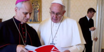 UN INFORME ENCARGADO POR EL PAPA FRANCISCO PROPONE REFORMAS PARA ENFRENTAR LA CRISIS DE DEUDA EN PAISES COMO ARGENTINA