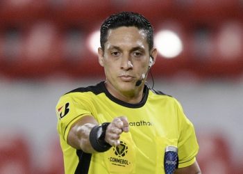 EL ARBITRO DESIGNADO PARA DIRIGIR CHILE – ARGENTINA Y UN ANTECEDENTE QUE HIZO ENOJAR A LIONEL MESSI
