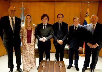 MILEI SE REUNIÓ CON EDMUNDO GONZÁLEZ URRUTIA EN MADRID