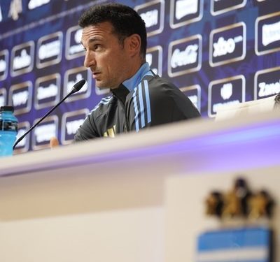 SCALONI CONFIRMÓ A MESSI PARA EL PARTIDO DE MAÑANA FRENTE A COLOMBIA