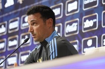 SCALONI CONFIRMÓ A MESSI PARA EL PARTIDO DE MAÑANA FRENTE A COLOMBIA