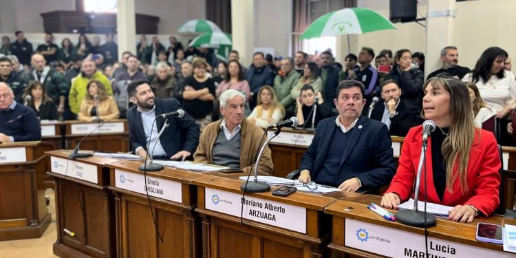 AGÜERO: «REYES NO TIENE IDEA DE LO QUE ES UN CONVENIO COLECTIVO DE TRABAJO Y TAMPOCO LO LEYÓ»