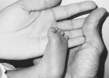 JIMENA BARON PRESENTÓ A SU HIJO RECIEN NACIDO, ARTURO