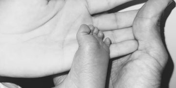 JIMENA BARON PRESENTÓ A SU HIJO RECIEN NACIDO, ARTURO