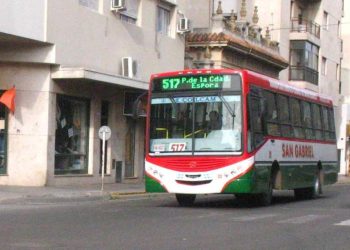 UN HOMBRE DE 61 AÑOS MURIÓ CUADO VIAJABA EN UN COLECTIVO DE LÍNEA