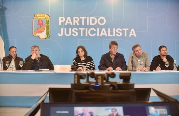 «CRISTINA LIBRE EL PRIMER DÍA O ANTES»: EL PERONISMO ALINEÓ SU RECLAMO AL PRÓXIMO GOBIERNO