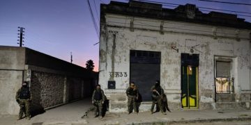 DOS HOMBRES FUERON DETENIDOS POR UN ROBO EN LA VÍA PÚBLICA