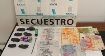 DETIENEN A UN MENOR EN TRES ARROYOS CON MARIHUANA Y 50 MIL PESOS EN UN OPERATIVO VEHICULAR
