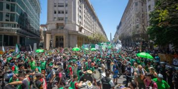 EL GOBIERNO CONVOCÓ A TRABAJADORES ESTATALES A UNA REUNIÓN DE PARITARIAS Y REVISARÁN LOS SALARIOS