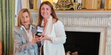 PREMIO RAÍCES PARA UNA CIENTÍFICA BAHIENSE GRADUADA EN LA UNS