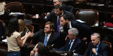 A LA ESPERA DE LOS VETOS DE MILEI, LA OPOSICIÓN EN DIPUTADOS LUCHA PARA REUNIR NÚMERO PARA SESIONAR