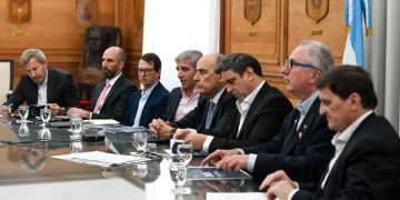 TENSIÓN ENTRE EL GOBIERNO Y LAS PROVINCIAS