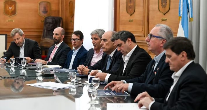 TENSIÓN ENTRE EL GOBIERNO Y LAS PROVINCIAS