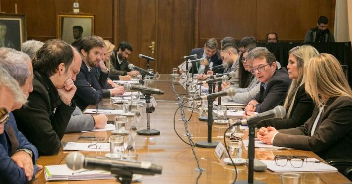 EL MINISTERIO DE ECONOMÍA RECIBIÓ A LAS PROVINCIAS PERO NO HUBO ACUERDO SOBRE UN NUEVO REPARTO DE FONDOS