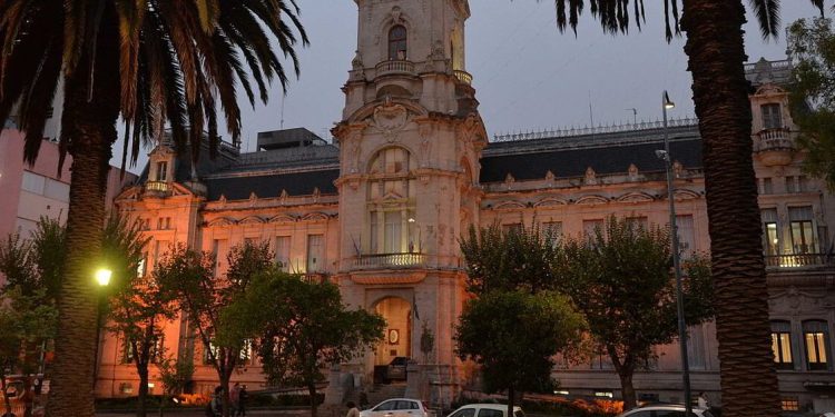 DISPOSICIONES DE LOS SERVICIOS DURANTE EL FERIADO NACIONAL