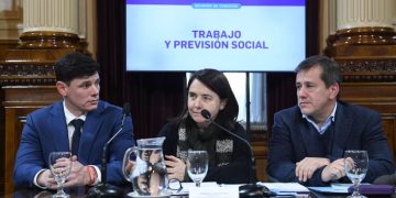 EN MEDIO DE UN PAPELÓN, AVANZÓ EN EL SENADO LA DISCUSIÓN DE LA LEY QUE MEJORA LAS JUBILACIONES