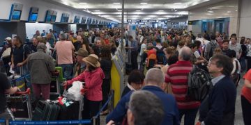 AEROLÍNEAS ALERTAN POR POSIBLES CANCELACIONES DE VUELOS DURANTE EL PARO DE CONTROLADORES EN VACACIONES DE INVIERNO