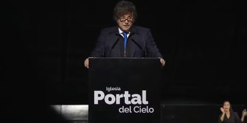 JAVIER MILEI APUNTÓ CONTRA EL PERONISMO: «POR SUERTE ESTÁN EMPEZANDO A CAER PRESOS»