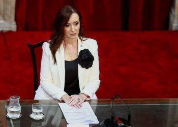 VILLARRUEL RESPONDIÓ LAS CRÍTICAS DE MILEI Y RECLAMÓ RECORTAL GASTOS «EN VIAJES Y LA SIDE»