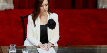 VILLARRUEL RESPONDIÓ LAS CRÍTICAS DE MILEI Y RECLAMÓ RECORTAL GASTOS «EN VIAJES Y LA SIDE»