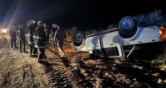 VOLCARON EN UNA CURVA ANTES DE LLEGAR A SAN BLAS