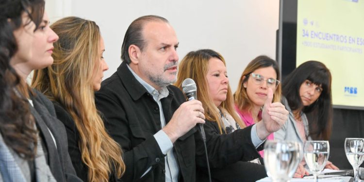 MOLINI: «EL 60% DE LOS CHICOS Y CHICAS EN LOS ENCUENTROS NO SABEN LO QUE ES EL GROOMING»