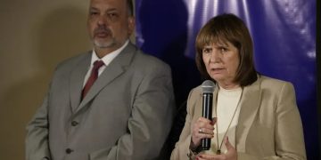 BULLRICH CELEBRÓ EL REGRESO DE LOS HINCHAS VISITANTES A LAS CANCHAS: «CON CUIDADOS PERO FIRMES»