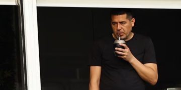 LOS HINCHAS DE BOCA HARÁN UN BANDERAZO EN CONTRA DE JUAN ROMÁN RIQUELME
