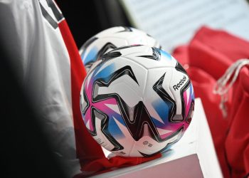 30 ESCUELITAS DE FÚTBOL RECIBIERON PELOTAS DE LA FUNDACIÓN RIVER