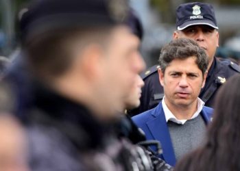 KICILLOF HABLÓ SOBRE LOS 24 POLICÍAS APARTADOS POR VÍNCULOS CON UN CANDIDATO DE MILEI