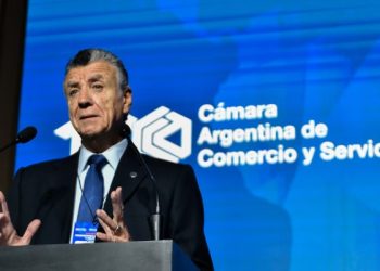 STURZENEGGER INCREPÓ AL PRESIDENTE DE LA CÁMARA DE COMERCIO POR UNA MEDIDA CAUTELAR Y LO TILDÓ DE «CASTA»