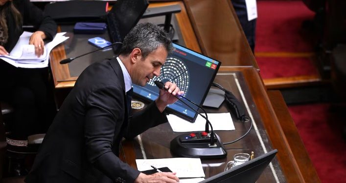 CON AYUDA DE GOBERNADORES, EL OFICIALISMO RATIFICÓ EL VETO DE MILEI AL AUMENTO DE LAS JUBILACIONES