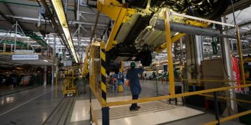 LA ACTIVIDAD INDUSTRIAL CAYÓ 1,2% EN JUNIO, PERO CERRÓ EL PRIMER SEMESTRE CON UNA MEJORA DEL 7,1%