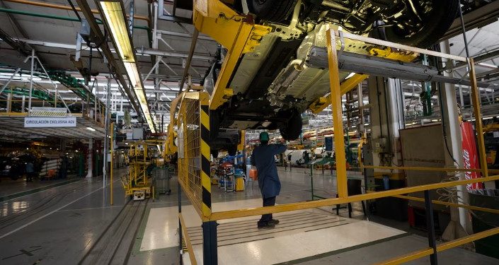 LA ACTIVIDAD INDUSTRIAL CAYÓ 1,2% EN JUNIO, PERO CERRÓ EL PRIMER SEMESTRE CON UNA MEJORA DEL 7,1%