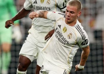 COLAPINTO PRESENCIÓ EL DEBUT DE MASTANTUONO EN EL REAL MADRID