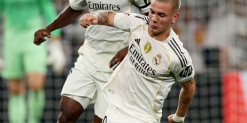 COLAPINTO PRESENCIÓ EL DEBUT DE MASTANTUONO EN EL REAL MADRID