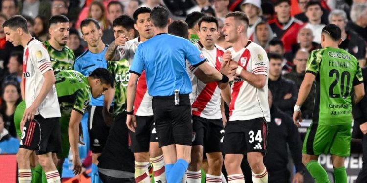 RIVER VENCIÓ POR PENALES A LIBERTAD Y AVANZÓ A LOS CUARTOS DE FINAL DE LA COPA LIBERTADORES
